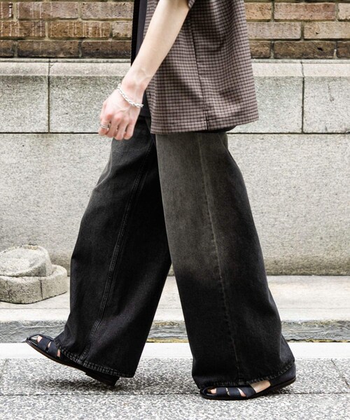 SENSE OF PLACE by URBAN RESEARCH（センスオブプレイスバイアーバンリサーチ）の「『ユニセックス』ヴィンテージライクデニムワイドパンツ（デニムパンツ・メンズ・D.INDIGO/BLACK・M/L）」の10枚目の写真