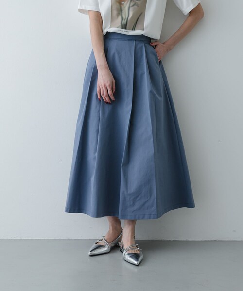 SENSE OF PLACE by URBAN RESEARCH（センスオブプレイスバイアーバンリサーチ）の「タックボリュームスカート（スカート・レディース・BEIGE/BLACK/BLUE・One）」の4枚目の写真