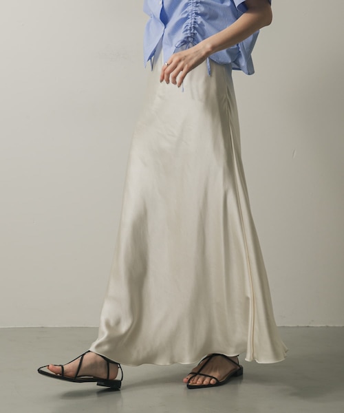 SENSE OF PLACE by URBAN RESEARCH（センスオブプレイスバイアーバンリサーチ）の「『一部WEB限定カラー』ナローサテンスカート（スカート・レディース・BLACK/IVORY/CHARCOAL/YELLOW/SILVER・S/M/TALL）」の8枚目の写真