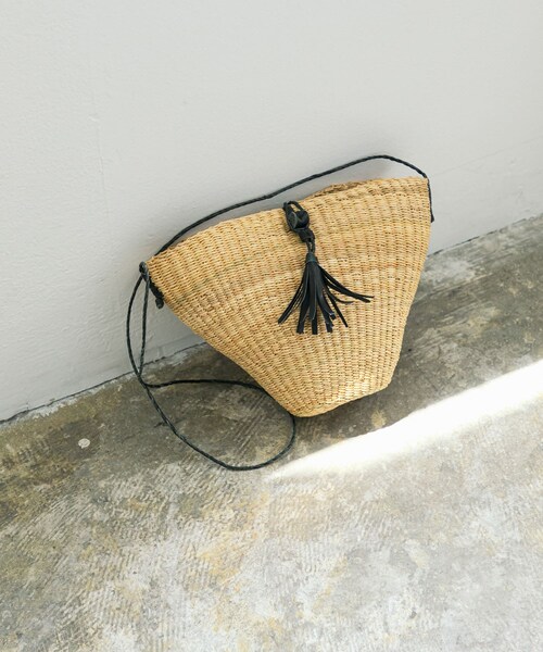 URBAN RESEARCH（アーバンリサーチ）の「ボルガバスケットショルダーバッグ（かごバッグ・レディース・NATURAL/NTL×BLK/PINK・-）」の2枚目の写真
