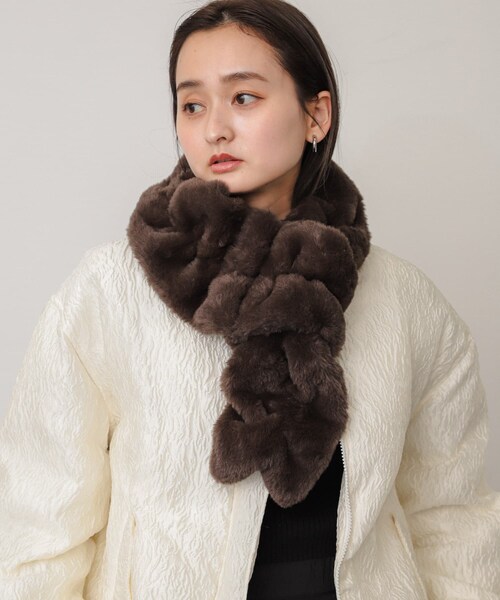SENSE OF PLACE by URBAN RESEARCH(センスオブプレイスバイアーバンリサーチ)の「ウェーブティペット(マフラー・レディース・IVORY/CHARCOAL/BROWN・one)」の3枚目の写真
