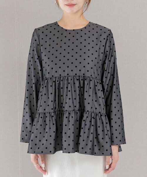 URBAN RESEARCH ROSSO（アーバンリサーチロッソ）の「TORRAZZO DONNA　Polka Dots Tiered Blouse（シャツ/ブラウス・レディース・GRAY・FREE）」の5枚目の写真