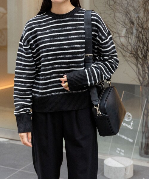 URBAN RESEARCH DOORS(アーバンリサーチドアーズ)の「FORK&SPOON 変形ボーダーニットプルオーバー(ニット/セーター・レディース・BLK×OFF/GRY×BLU・1)」の3枚目の写真