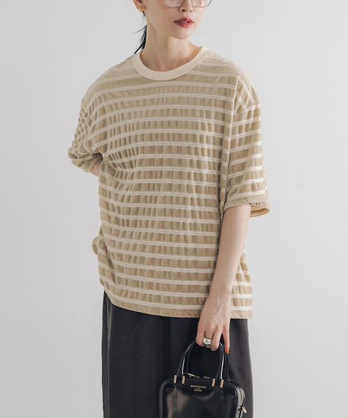 URBAN RESEARCH（アーバンリサーチ）の「ベロアボーダーカットソー（Tシャツ/カットソー・レディース・BEIGE/DARK BROWN・FREE）」の2枚目の写真