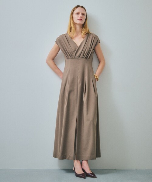 ROPE'(ロペ)の「【一部店舗限定】【REALM(レルム)】WRAP FLARE DRESS|カシュクールフレアワンピース 26SS(ワンピース・レディース・ブラック/カーキ・36/38)」の15枚目の写真
