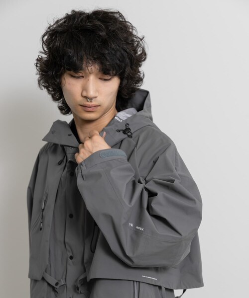 THE GOODLAND MARKET（ザグッドランドマーケット）の「F/CE.　ALL-WEATHER SHELL（マウンテンパーカー・メンズ・Black/Gray・M）」の18枚目の写真