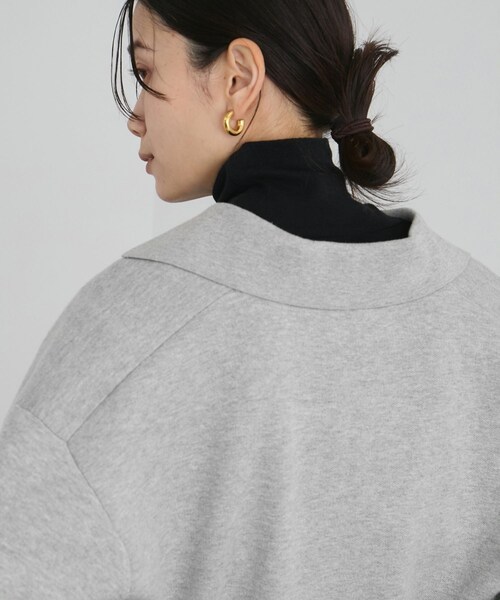 ADAM ET ROPE'(アダムエロペ)の「【WEB・一部店舗限定】スキッパーニットプルオーバー(ニット/セーター・レディース・ブラック/グレー/オフホワイト・F)」の15枚目の写真
