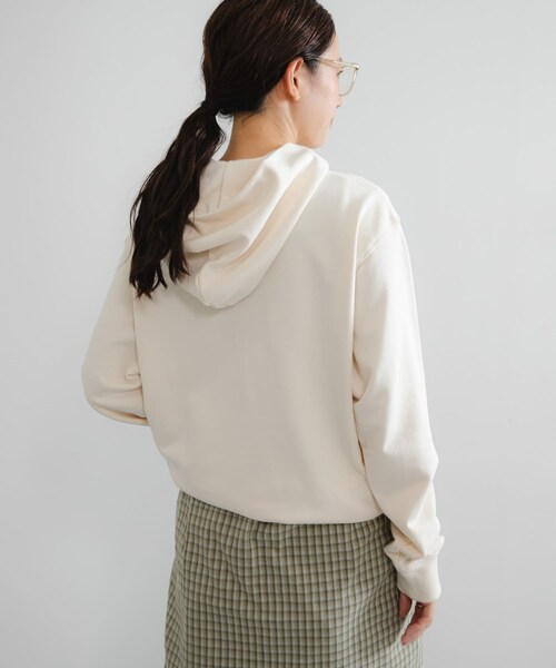 URBAN RESEARCH（アーバンリサーチ）の「NEW BALANCE　Athleticsクラシックスフーディ（パーカー・レディース・ブラック/パーマフロスト・S）」の17枚目の写真