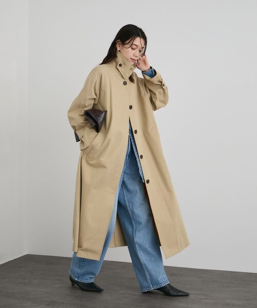 ADAM ET ROPE'（アダムエロペ）の「【WEB限定】エフォートレスステンカラーコート（トレンチコート・レディース・チャコール/ベージュ・F）」の12枚目の写真