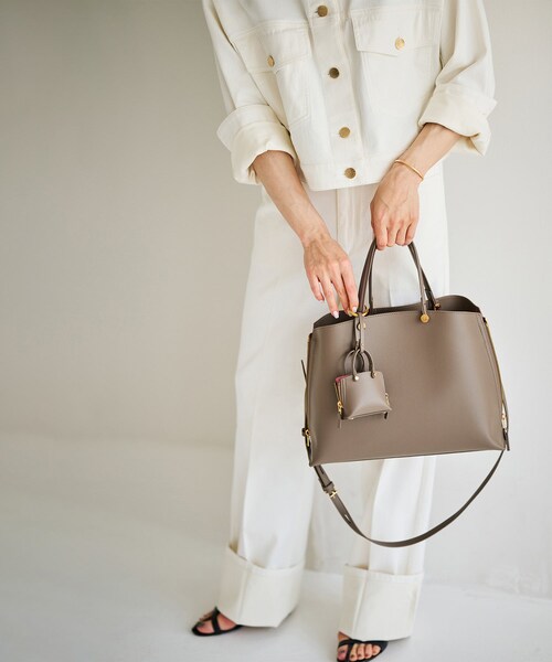 ROPE'(ロペ)の「【E'POR】Y BAG Medium【軽量】【メディア掲載】(ハンドバッグ・レディース・ベージュ/ネイビー/ライトグレー/ダークブラウン/ブラック/オフホワイト/ベージュ系/ワイン/パープル系・F)」の19枚目の写真