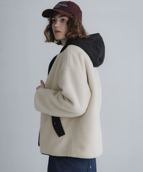 URBAN RESEARCH Sonny Label（アーバンリサーチサニーレーベル）の「リバーシブルボア撥水ショートコート（その他アウター・レディース・アイボリー/ブラック/チャコール・Free）」の7枚目の写真