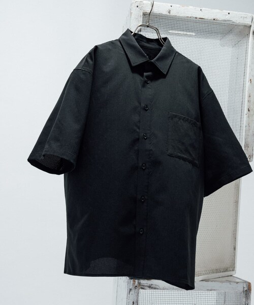 ITEMS URBANRESEARCH(アイテムズ アーバンリサーチ)の「『接触冷感/速乾/イージーケア』WINDY MESH ショートスリーブ シャツ(シャツ/ブラウス・メンズ・BLACK/CHARCOAL/NAVY/BOTANICAL・M/L/XL)」の19枚目の写真