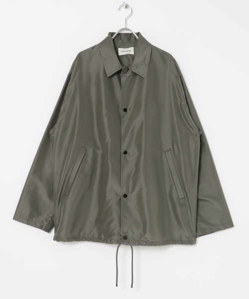URBAN RESEARCH（アーバンリサーチ）の「MARKAWARE　COACH JACKET（ブルゾン・メンズ・BLACK/SAGE GREEN・2/3）」の2枚目の写真