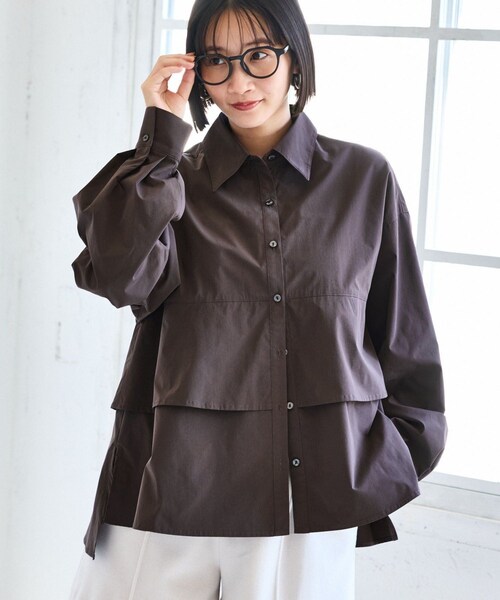 VIS(ビス)の「裾ティアードオーバーシャツ/UVケア・イージーケア(シャツ/ブラウス・レディース・ホワイト/ダークブラウン/ライトグリーン/サックス・F)」の12枚目の写真