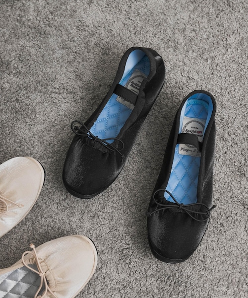 URBAN RESEARCH DOORS(アーバンリサーチドアーズ)の「Rockfish Weatherwear WISLEY SCRUNCH FLAT(バレエシューズ・レディース・BLACK/BEIGE・23.5/24/24.5)」の1枚目の写真