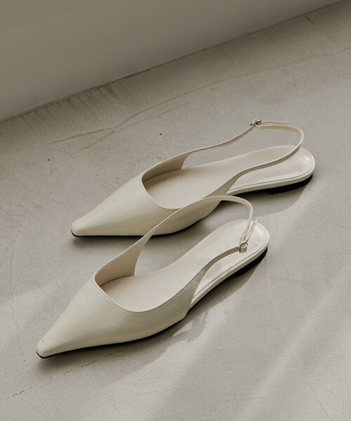 ADAM ET ROPE'（アダムエロペ）の「バックストラップパンプス（パンプス・レディース・ブラック/オフホワイト・23.0/23.5/24.0/24.5）」の9枚目の写真