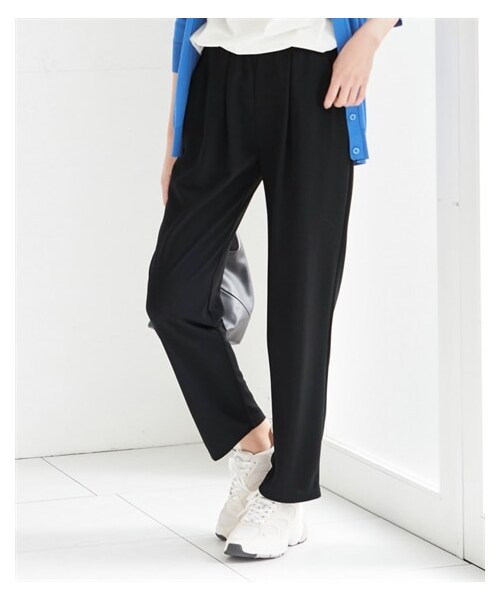 nissen（ニッセン）の「テーパードパンツ■大人の落ち感シリーズ■＜大きいサイズ有＞（パンツ・レディース・黒/ネイビー/アイスラベンダー/ゴールデンベージュ/モスカーキ/グレイッシュブルー/ライム/ベイクドアップル・L/LL/3L/4L/5L/6L/8L/10L）」の2枚目の写真