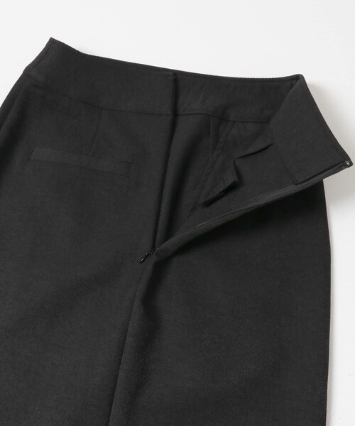 URBAN RESEARCH ROSSO（アーバンリサーチロッソ）の「UVカットストレートタックスカート（スカート・レディース・GREIGE/BLACK・36/38）」の14枚目の写真