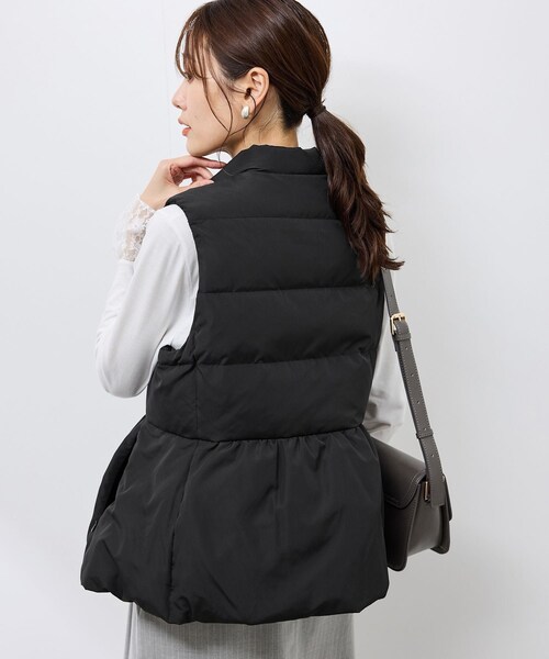ROPE' PICNIC（ロペピクニック）の「【GREEN DOWN/グリーンダウン】ペプラムダウンベスト（ダウンベスト・レディース・ブラック/オフホワイト・F）」の9枚目の写真