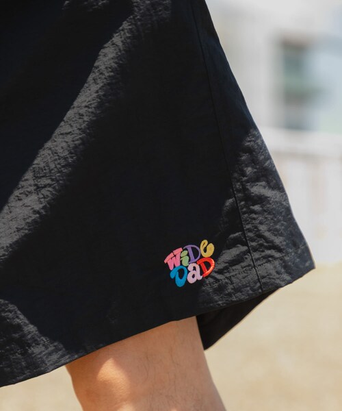 URBAN RESEARCH(アーバンリサーチ)の「Wide Dad GRAPHIC SHORTS WITH HATCH(その他パンツ・メンズ・BLACK/NAVY/ORANGE・1/2)」の8枚目の写真