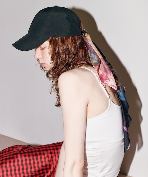 ADAM ET ROPE'(アダムエロペ)の「【La Maison de Lyllis for ADAM ET ROPE'】別注UV MOUNTAIN CAP(キャップ・レディース・ブラック/チャコール/ワイン系・F)」の3枚目の写真