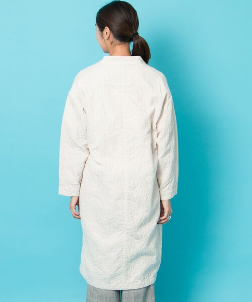 URBAN RESEARCH（アーバンリサーチ）の「ヴォロノイジャカードノーカラーコート（ノーカラージャケット・レディース・OFF/CHARCOAL・FREE）」の10枚目の写真