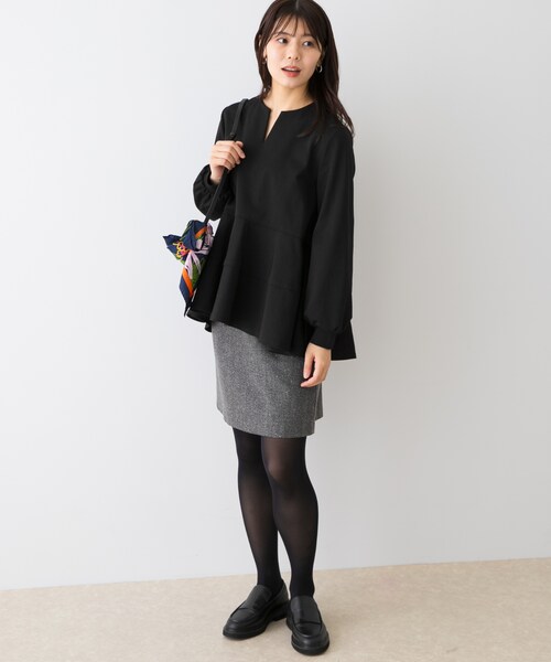 URBAN RESEARCH ROSSO（アーバンリサーチロッソ）の「F by ROSSO　ペプラムカットプルオーバー（Tシャツ/カットソー・レディース・ECRU/BLACK・FREE）」の22枚目の写真
