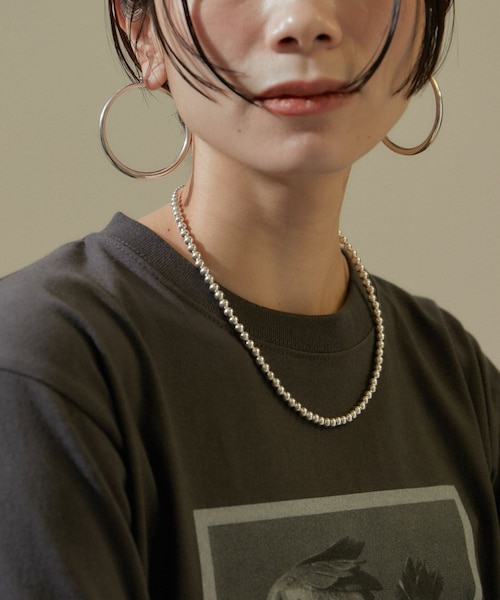 ADAM ET ROPE'（アダムエロペ）の「【J'aDoRe・店舗限定】【ERICKA NICOLAS BEGAY】ナバホパールネックレス5mm/45cm（ネックレス・レディース・シルバー・F）」の8枚目の写真