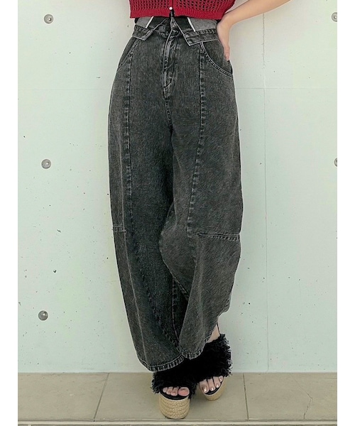 dazzlin（ダズリン）の「カーブラインデニムパンツ（デニムパンツ・レディース・ブラック/ブルー/ミックス・XS/S/M）」の2枚目の写真