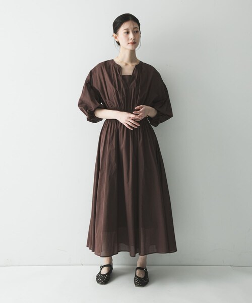 URBAN RESEARCH(アーバンリサーチ)の「コットンボイルシャーリングワンピース(ワンピース・レディース・BLACK/BROWN・Free)」の17枚目の写真