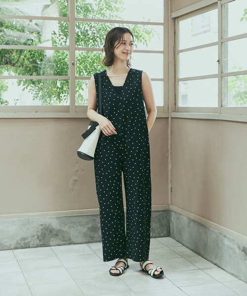 URBAN RESEARCH DOORS(アーバンリサーチドアーズ)の「リネンレーヨンドットオールインワン(サロペット/オーバーオール・レディース・NATURAL/BLACK・S/M)」の18枚目の写真