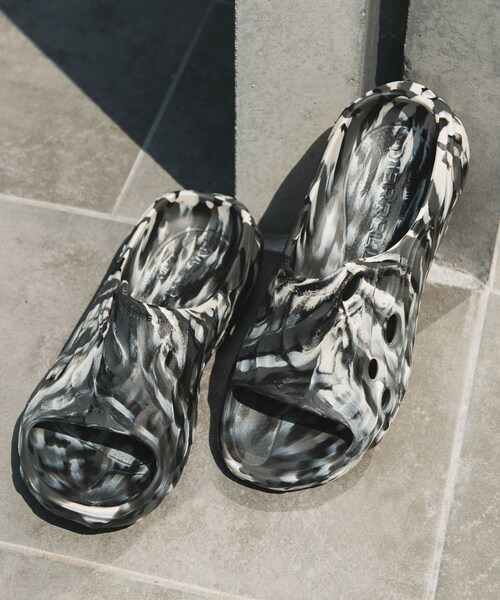 URBAN RESEARCH DOORS(アーバンリサーチドアーズ)の「MERRELL Exclusive HYDRO SLIDE 2(サンダル・メンズ・BLK/WHT・25/26/27/28/29)」の4枚目の写真