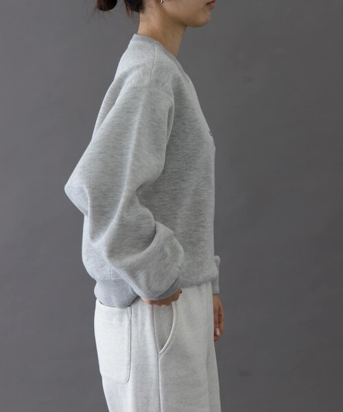 URBAN RESEARCH DOORS(アーバンリサーチドアーズ)の「FORK&SPOON エンブロイダリーロゴニットプルオーバー(ニット/セーター・レディース・NAVY/GRAY・1)」の7枚目の写真