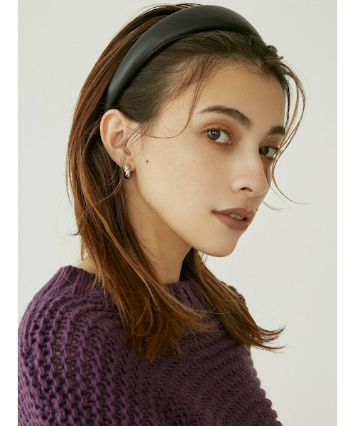 EVRIS（エヴリス）の「エコレザーカチューシャ（カチューシャ・レディース・アイボリー/ブラック/ベージュ・F）」の13枚目の写真