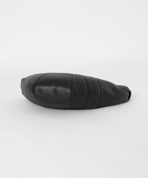 URBAN RESEARCH(アーバンリサーチ)の「LEMAIRE MEDIUM CROISSANT BAG(ショルダーバッグ・メンズ・BLACK/D.CHOCO/GINGER・OS)」の8枚目の写真