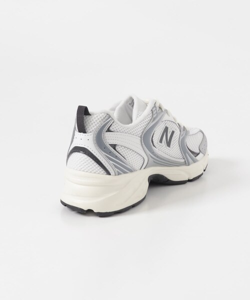 URBAN RESEARCH DOORS（アーバンリサーチドアーズ）の「NEW BALANCE　U530ESA（スニーカー・メンズ・SLV/BLK・26/26.5/27/27.5/28/28.5/29）」の12枚目の写真
