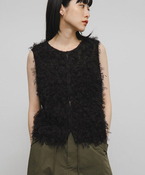 KBF（ケイビーエフ）の「チュールフリンジトップス（ベスト・レディース・IVORY/BLACK・one）」の17枚目の写真
