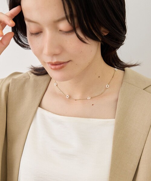 ROPE' PICNIC(ロペピクニック)の「パールフラワーネックレス(ネックレス・レディース・ゴールド/その他・F)」の5枚目の写真