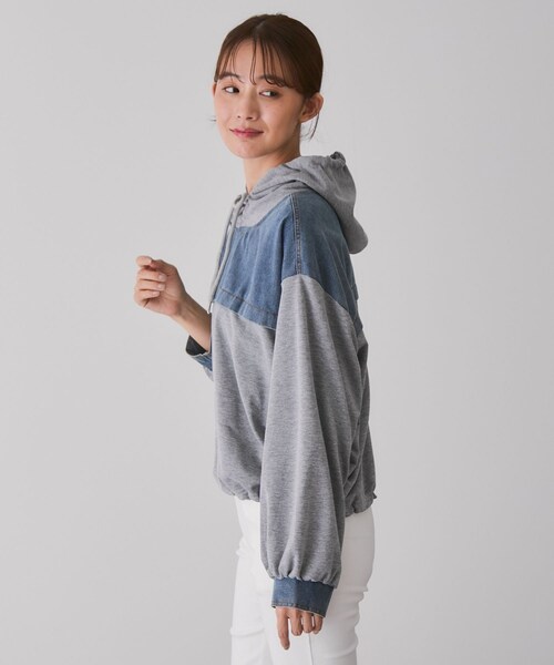 Jayro(ジャイロ)の「デニム切り替えフーディー(パーカー・レディース・ブラック/ライトグレー・M)」の13枚目の写真