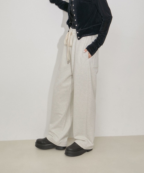 ADAM ET ROPE'(アダムエロペ)の「【WEB限定】ワイドスウェットパンツ(その他パンツ・レディース・チャコール/キナリ系・34/36/38)」の20枚目の写真