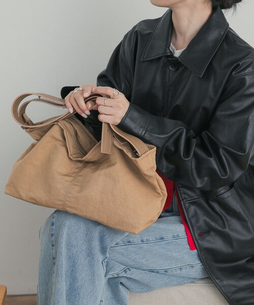 URBAN RESEARCH DOORS（アーバンリサーチドアーズ）の「撥水ナイロン2WAYバッグ（ショルダーバッグ・レディース・BLACK/BEIGE・-）」の13枚目の写真