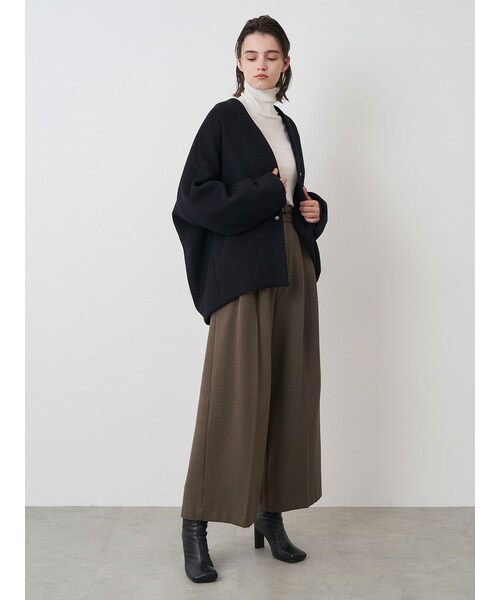 ELENDEEK（エレンディーク）の「FORM SHORT WOOL CT（ノーカラージャケット・レディース・ライトグレー/グレー/ブラック/アイスブルー・01/02）」の17枚目の写真