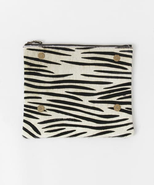 URBAN RESEARCH DOORS（アーバンリサーチドアーズ）の「ハラコクラッチ（クラッチバッグ・レディース・ゼブラ/ダルメシアン・one）」の4枚目の写真