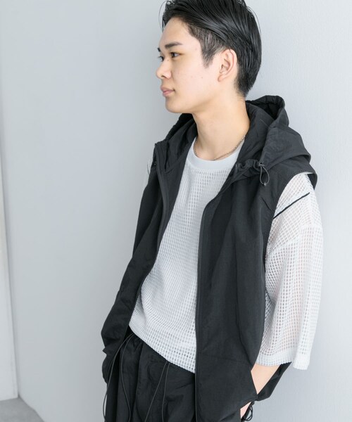 SENSE OF PLACE by URBAN RESEARCH（センスオブプレイスバイアーバンリサーチ）の「『セットアップ対応』ナイロンフーデッドトラックベスト（テーラードジャケット・メンズ・BLACK/L.BLUE・M/L）」の22枚目の写真