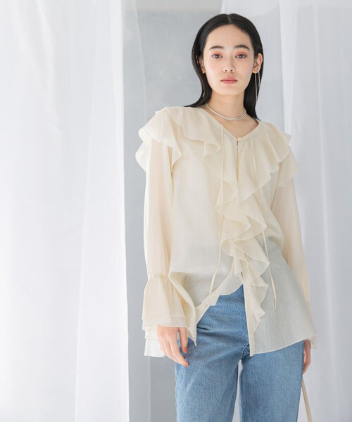 URBAN RESEARCH ROSSO（アーバンリサーチロッソ）の「『WEB/一部店舗限定』ラッフルデザインブラウス（シャツ/ブラウス・レディース・OFF WHITE/BLACK/PINK・FREE）」の8枚目の写真