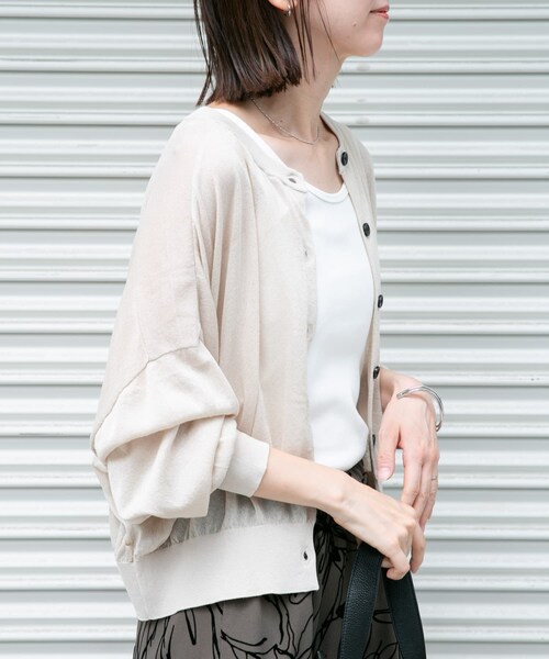 ITEMS URBANRESEARCH（アイテムズ アーバンリサーチ）の「『UVカット/接触冷感』エアリークルーネックカーディガン（カーディガン/ボレロ・レディース・BEG/MNT/NVY/PNK・Free）」の7枚目の写真