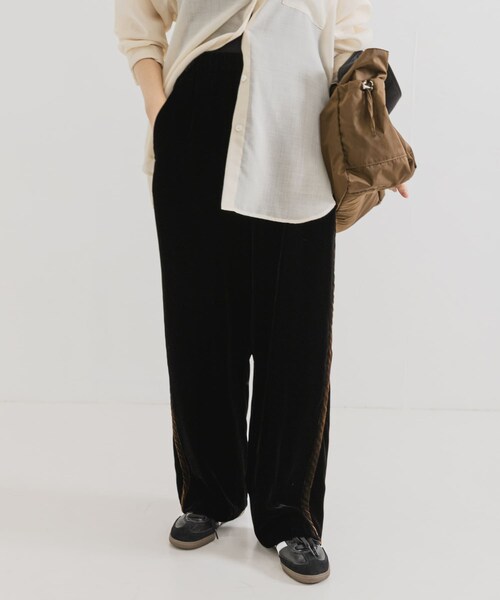 URBAN RESEARCH(アーバンリサーチ)の「サイドラインベロアイージーパンツ(その他パンツ・レディース・BROWN/BLACK・36/38)」の5枚目の写真