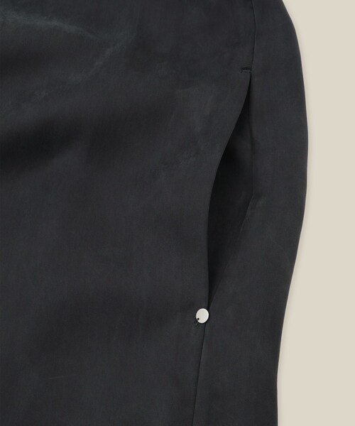 ROPE'（ロペ）の「【WEB・一部店舗限定】フィブリルサテンノーカラージャケット【セットアップ対応】/洗える（ノーカラージャケット・レディース・チャコール/ベージュ系・36/38）」の9枚目の写真
