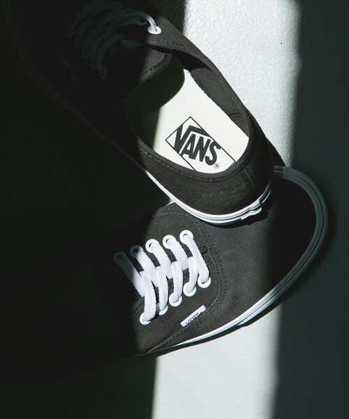 URBAN RESEARCH DOORS（アーバンリサーチドアーズ）の「VANS　AUTHENTIC（スニーカー・メンズ・F.BLACK/D.MINT・26/26.5/27/27.5/28/28.5）」の4枚目の写真