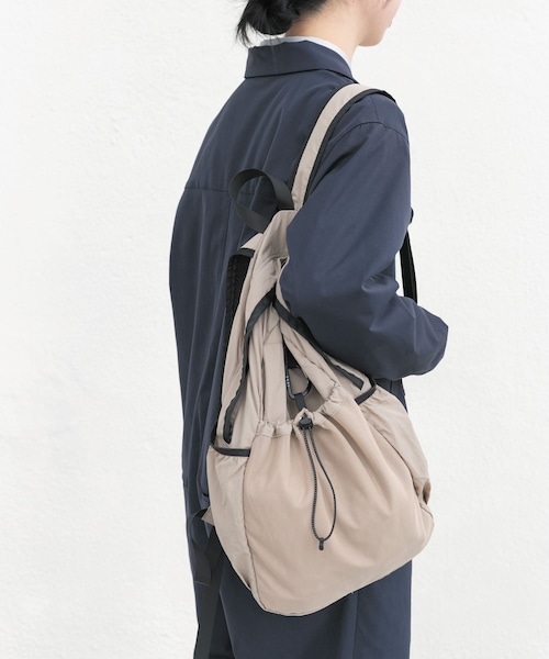 EKAL（エカル）の「EASY DAYPACK（バックパック/リュック・レディース・ブラック/グレージュ/ブルー/ベージュ・One）」の3枚目の写真